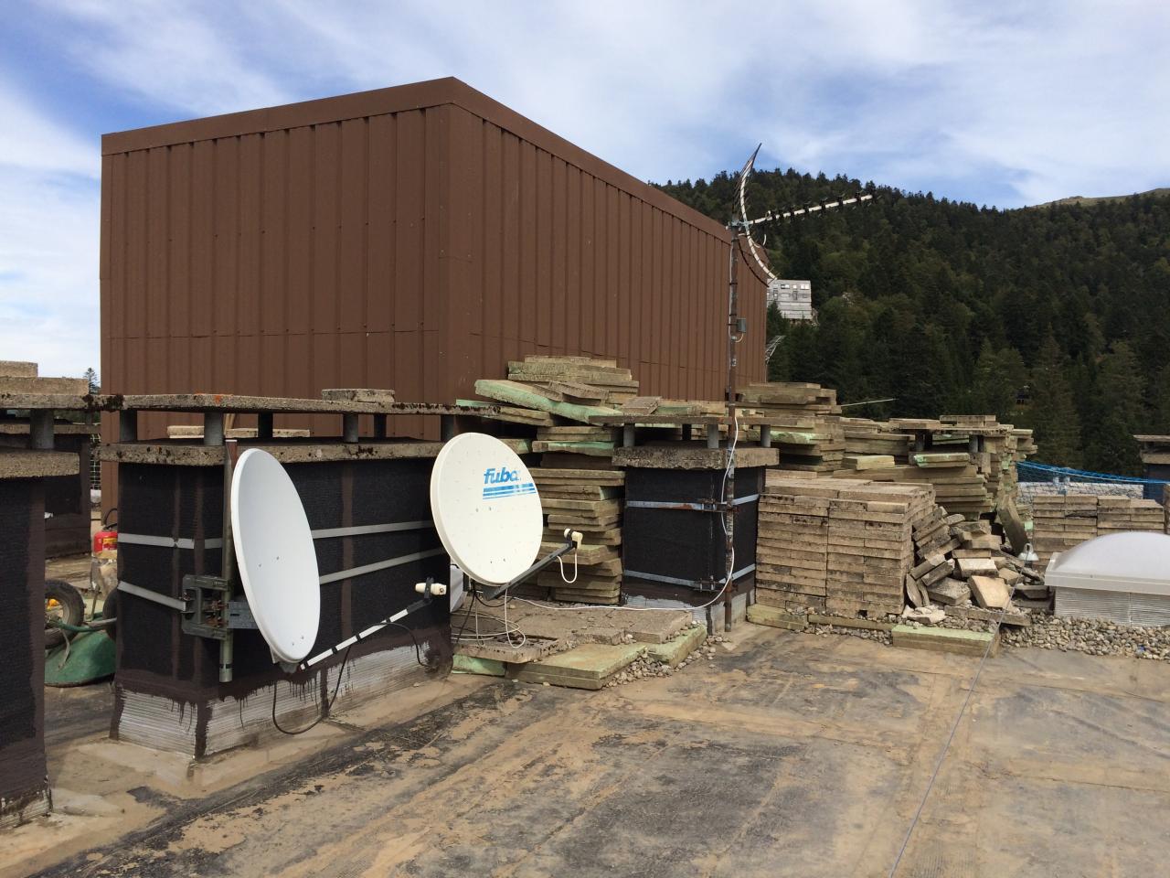 2  antenne active et paraboles