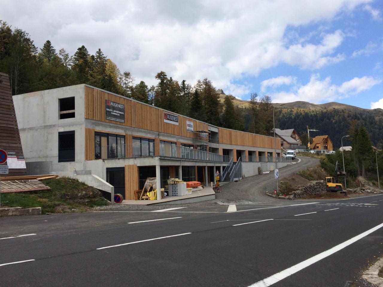 la façade s'habille de bois