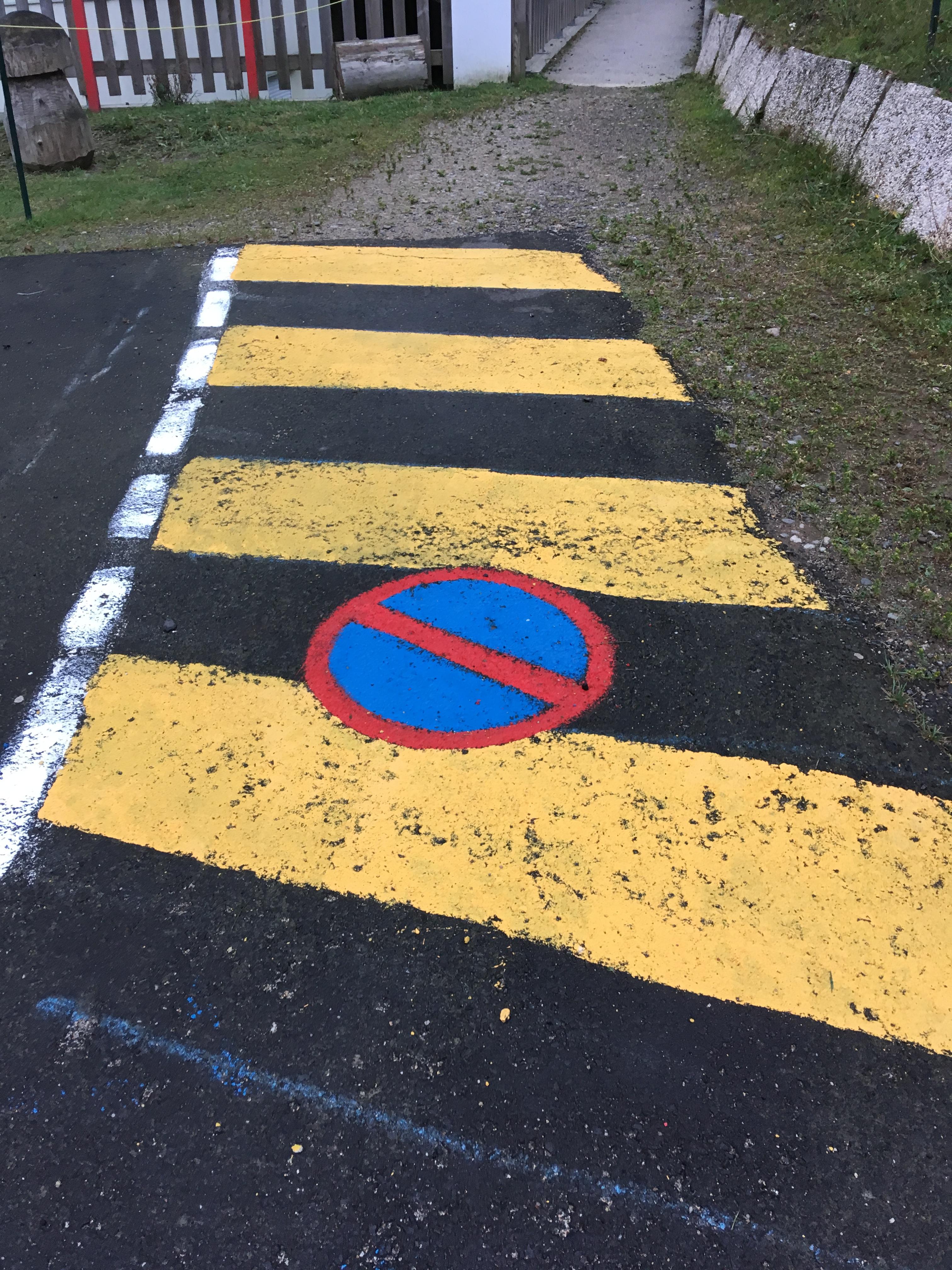 passagematérialisé pour piétons et  handicapés