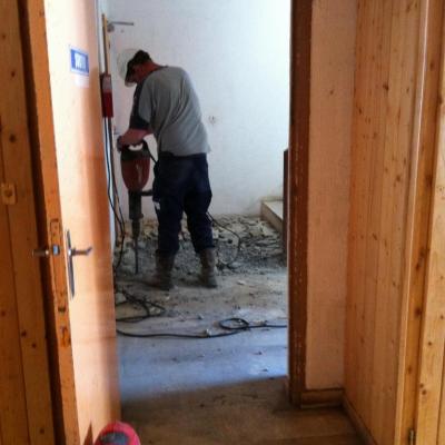 destruction du palier arrivée au marteau piqueur